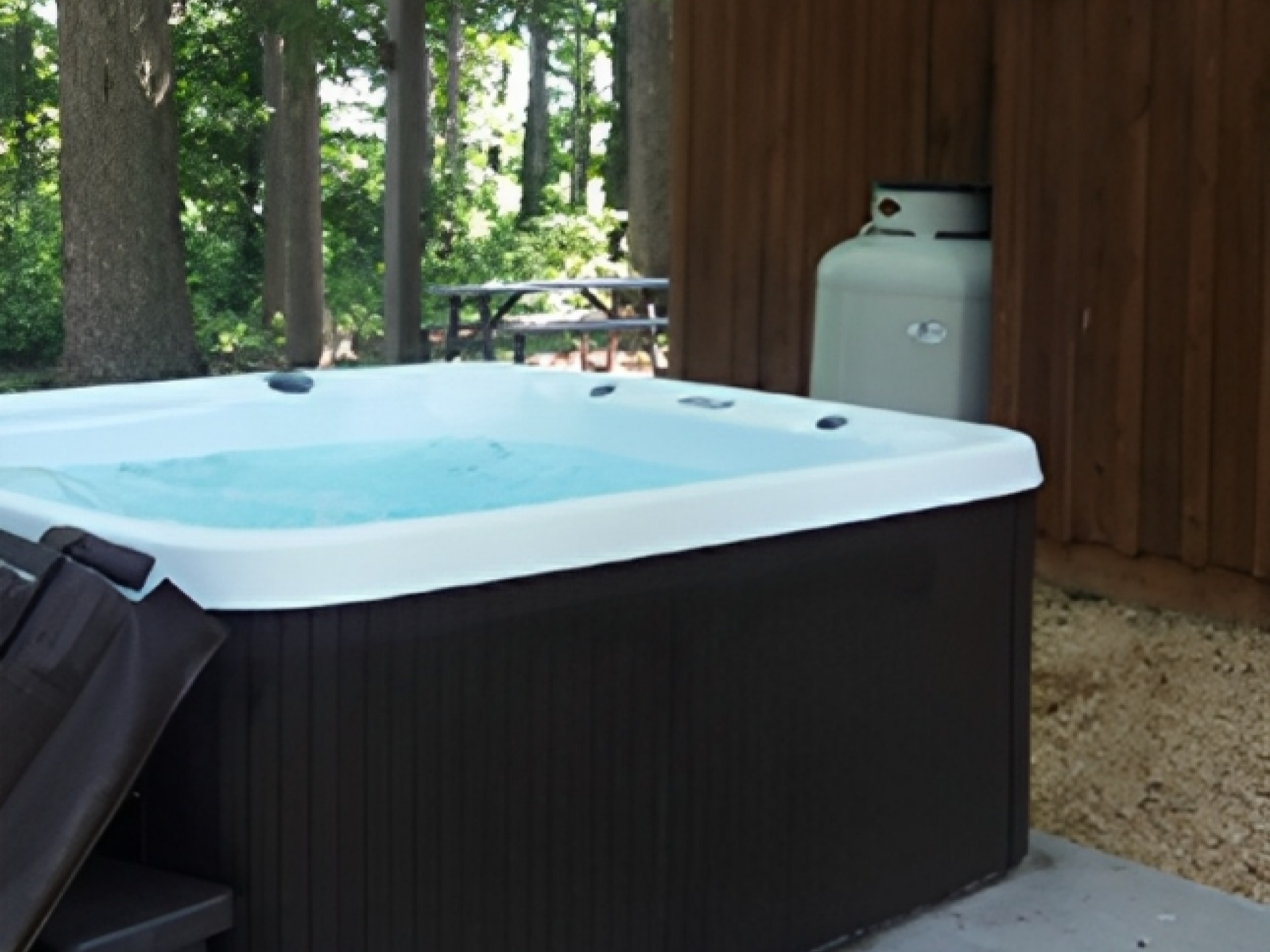 Country Time Cabin Hot Tub